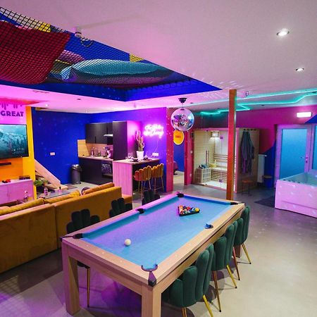 Capsule Boogie-Woogie - Jacuzzi - Sauna - Billard - Jeux - Ecran Geant - Filet Suspendu - Netflix ラ・ルビエール エクステリア 写真