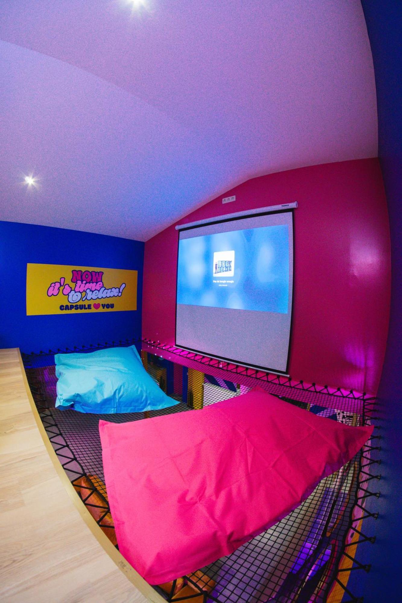 Capsule Boogie-Woogie - Jacuzzi - Sauna - Billard - Jeux - Ecran Geant - Filet Suspendu - Netflix ラ・ルビエール エクステリア 写真