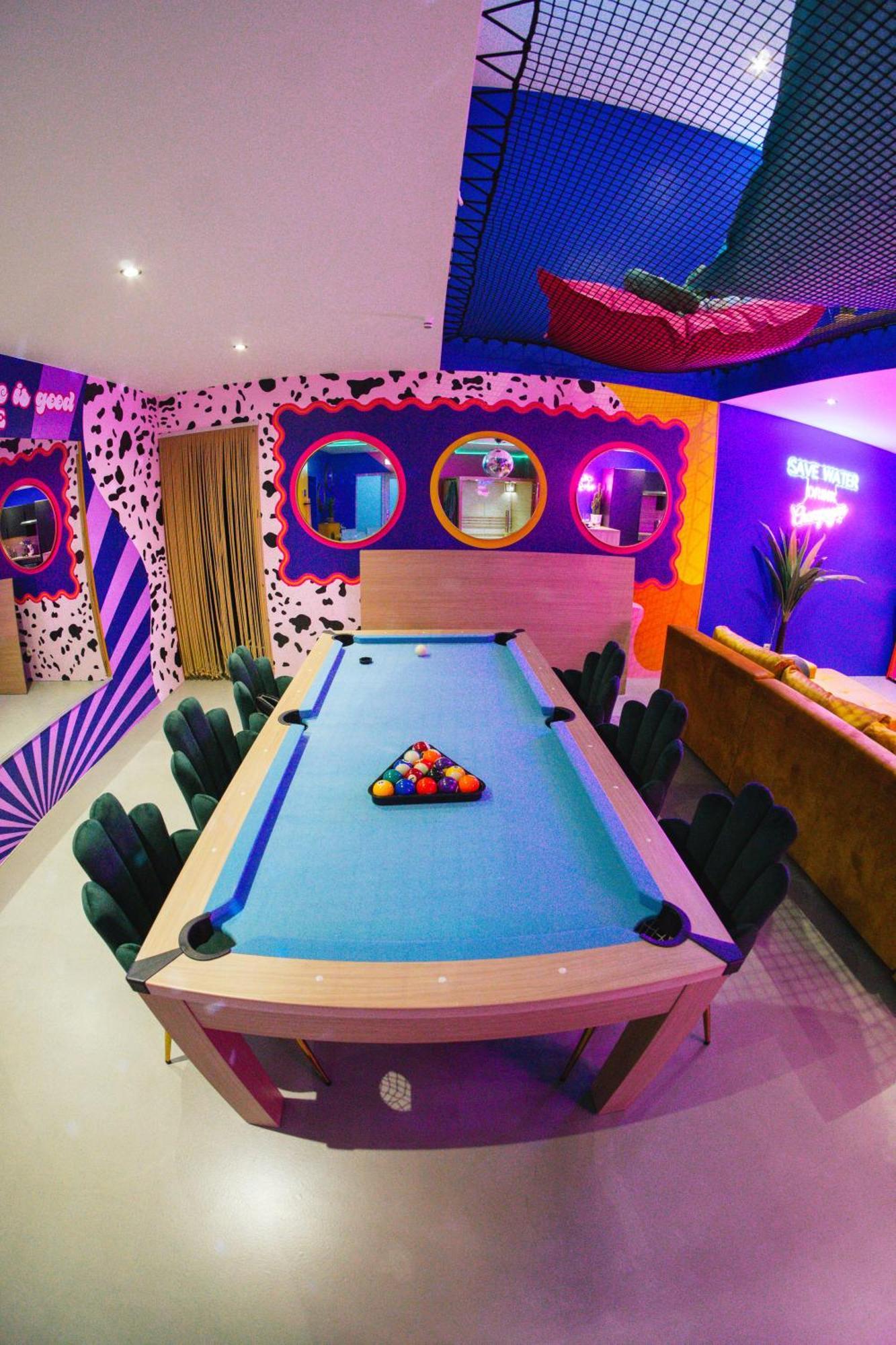 Capsule Boogie-Woogie - Jacuzzi - Sauna - Billard - Jeux - Ecran Geant - Filet Suspendu - Netflix ラ・ルビエール エクステリア 写真