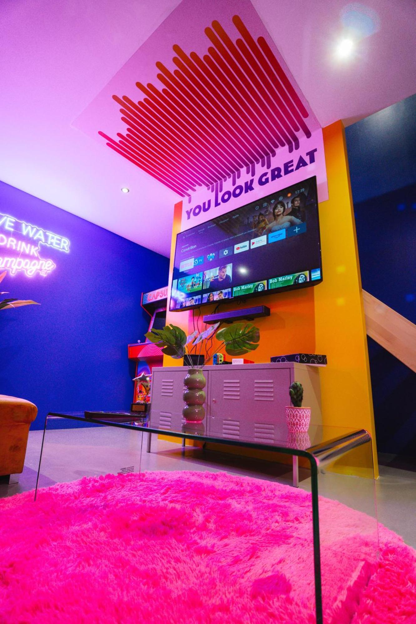 Capsule Boogie-Woogie - Jacuzzi - Sauna - Billard - Jeux - Ecran Geant - Filet Suspendu - Netflix ラ・ルビエール エクステリア 写真